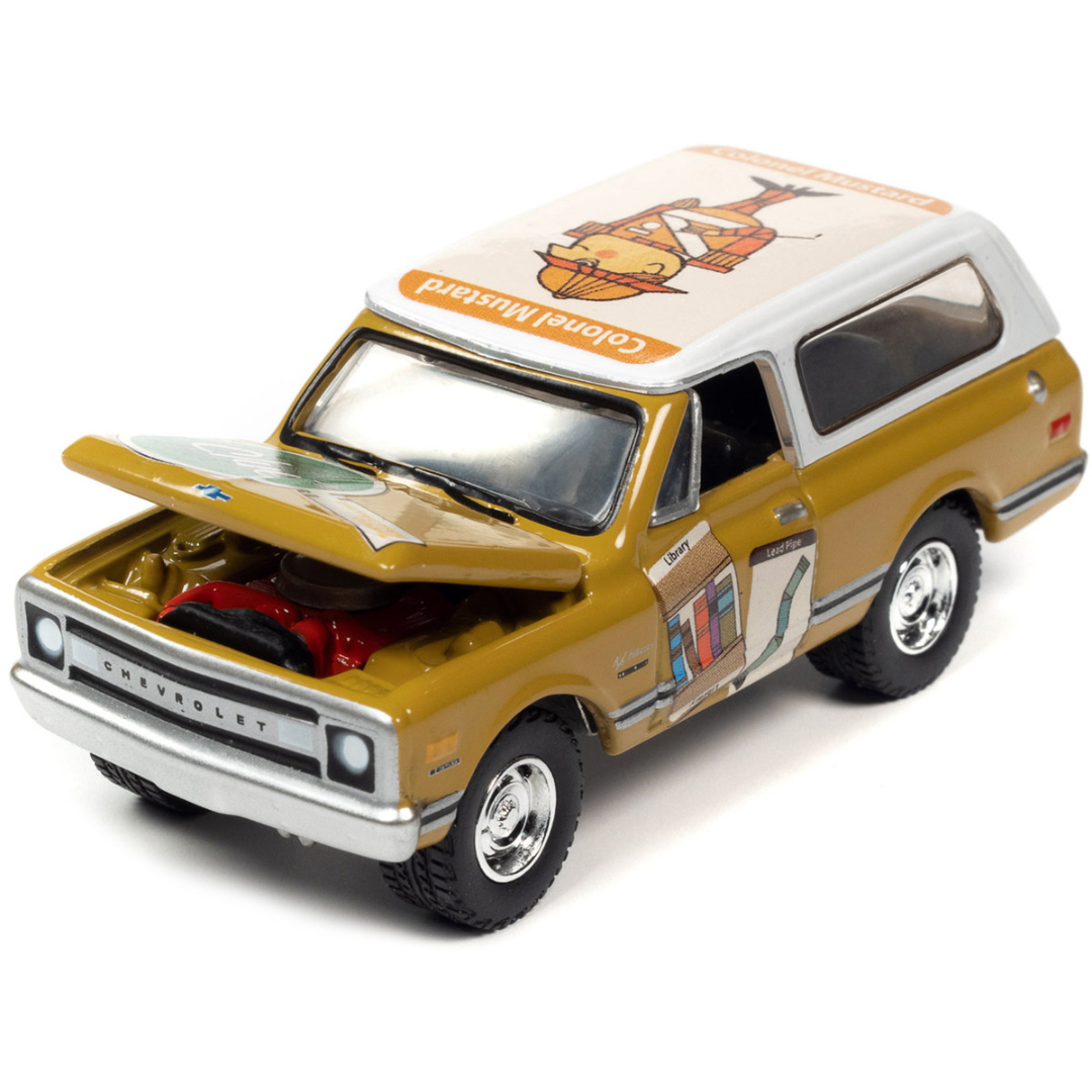 1970-chevrolet-blazer-mustard-yellow-colonel-mustard-w-poker-chip-token-vintage-clue-1-64-diecast