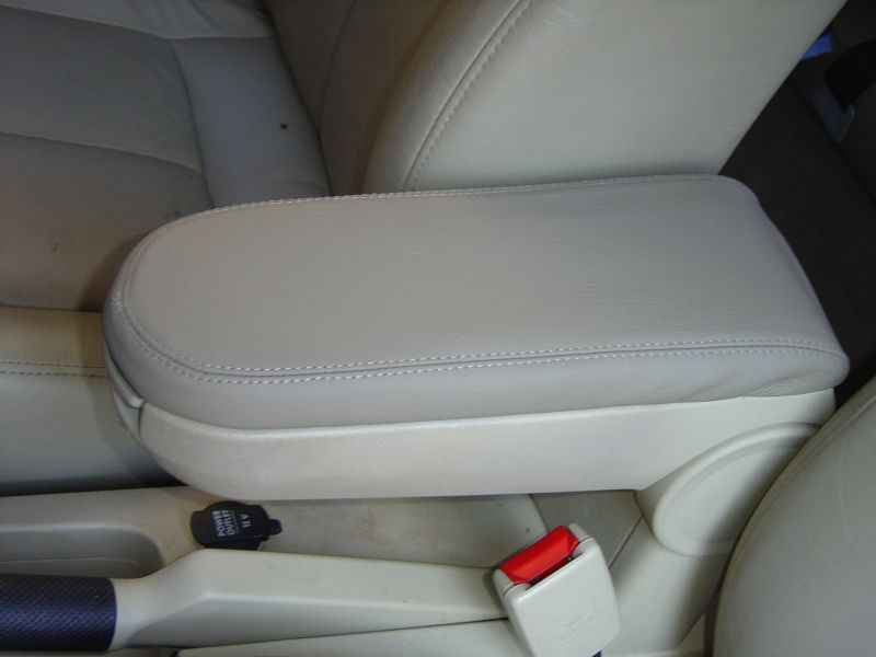 1999-10 Volkswagen New Beetle armrest cover
