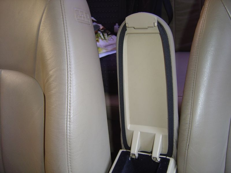 1999-10 Volkswagen New Beetle armrest cover