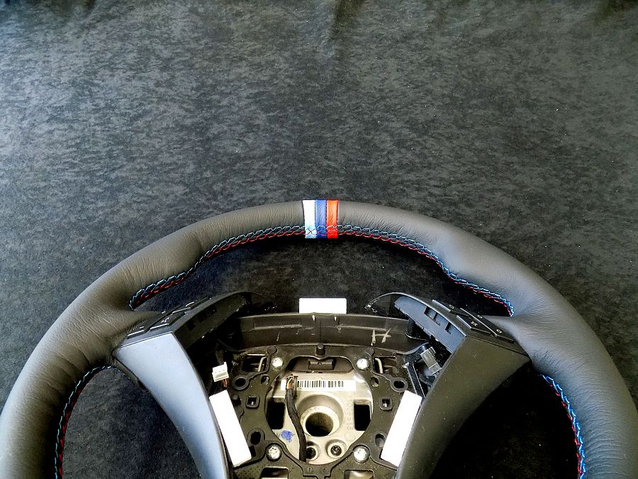 2003-10 BMW 5-series steering wheel cover