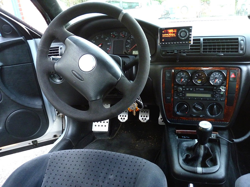 1997-03 Volkswagen Golf MK IV steering wheel cover - 4-spoke