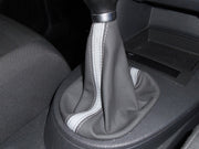 2003-10 Volkswagen Caddy shift boot