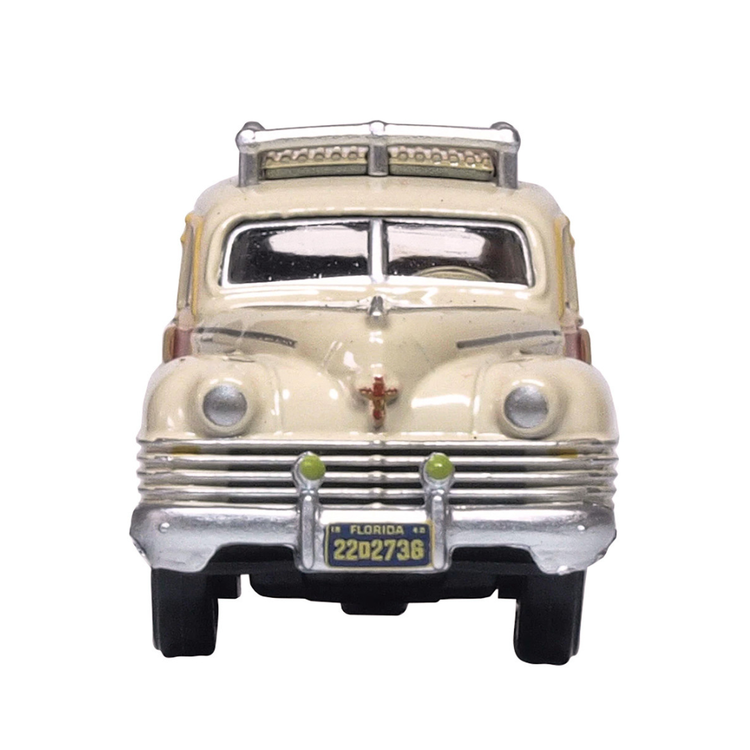 1942-chrysler-town-country-woody-wagon-catalina-tan-with-wood-panels-and-roof-rack-1-87-ho-scale-diecast-model-car-by-oxford-diecast