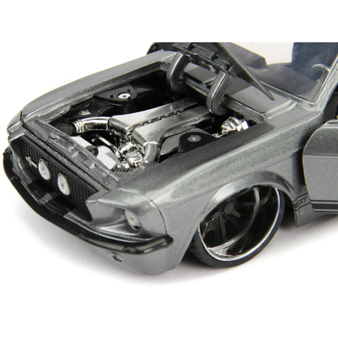 1967 Ford Mustang Shelby GT500 1/24 Diecast Model Car by Jada