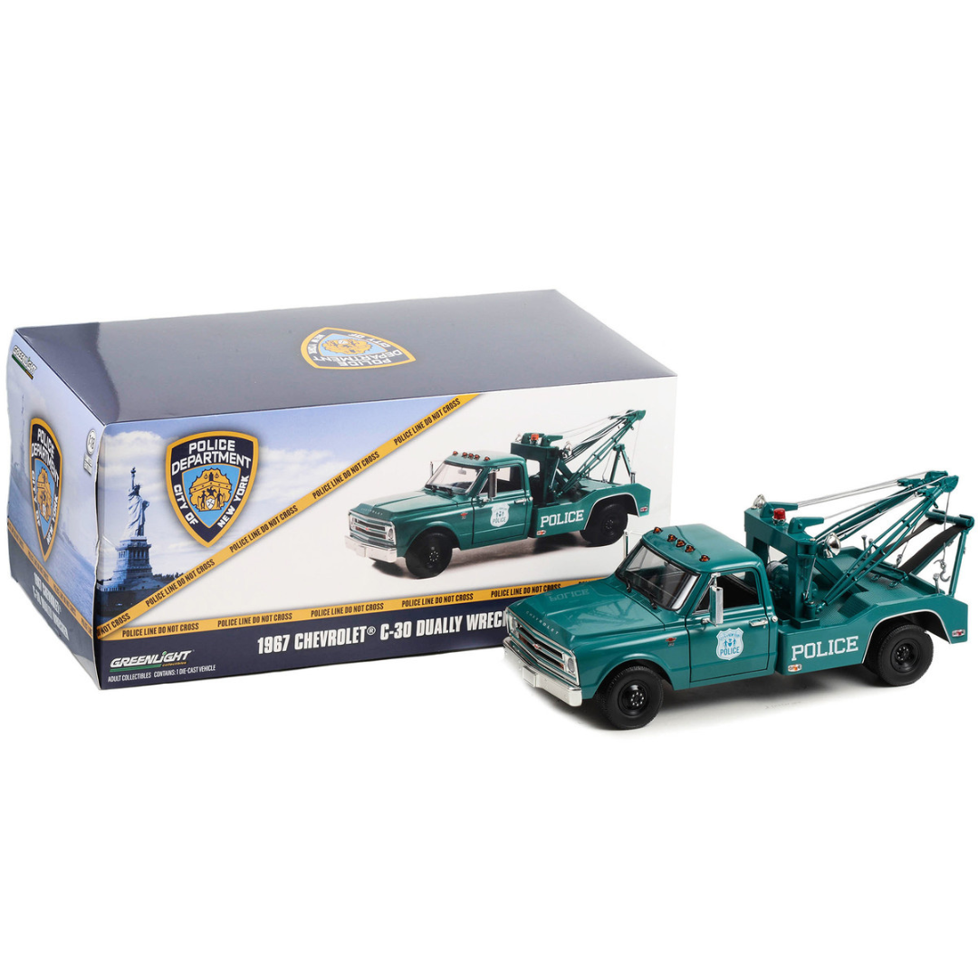 1967-chevrolet-c-30-dually-wrecker-tow-truck-green-nypd-1-18-diecast-car-model