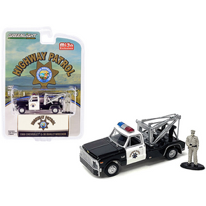 1969-chevrolet-c-30-dually-wrecker-tow-truck-california-highway-patrol-with-officer-1-64-diecast