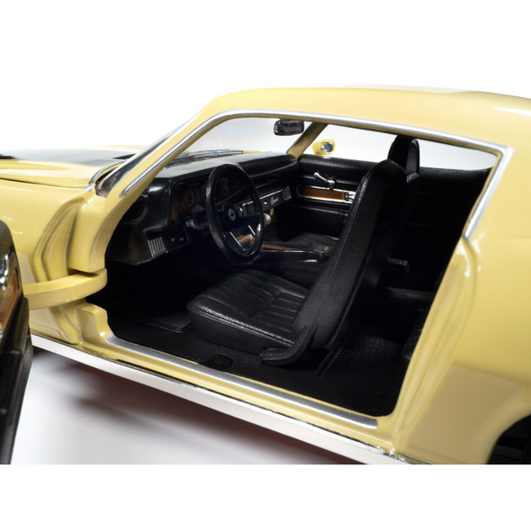 1972 Chevrolet Camaro RS Z28 Cream Yellow 1/18 Diecast Model Car by Auto World