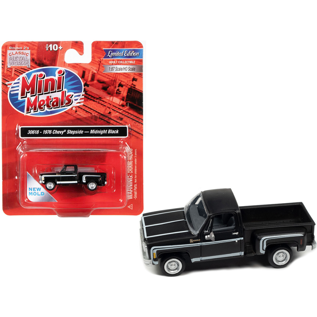 1976-chevrolet-stepside-pickup-truck-midnight-black-with-white-stripes-1-87-ho-model-car