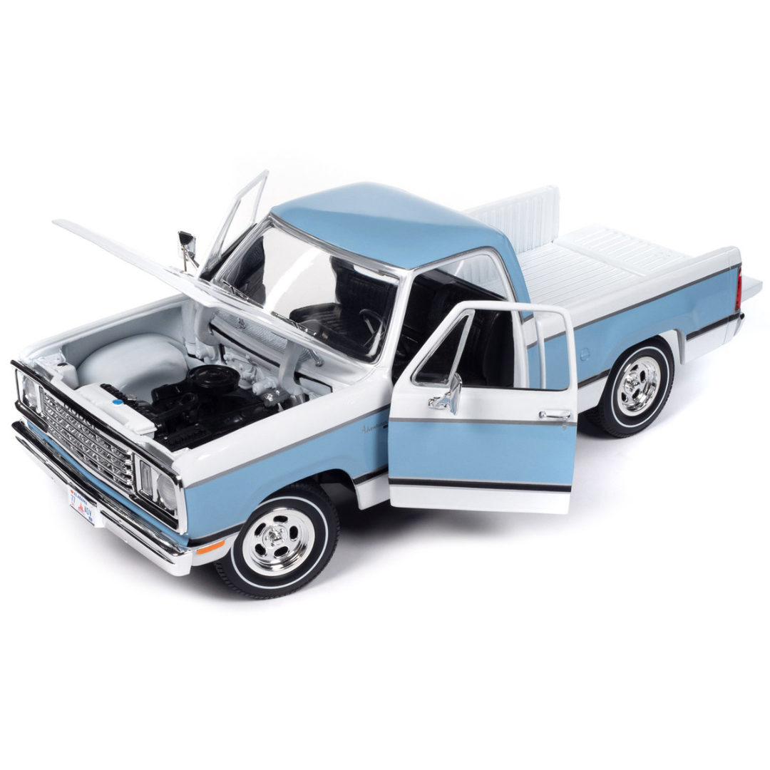 1977 Dodge D100 Adventurer Sweptline Pickup "American Muscle" Series 1/18 Diecast Model Car