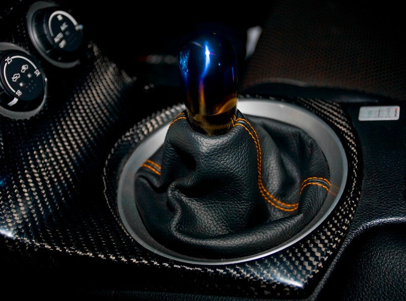2003-07 Infiniti G35 (V35) shift boot