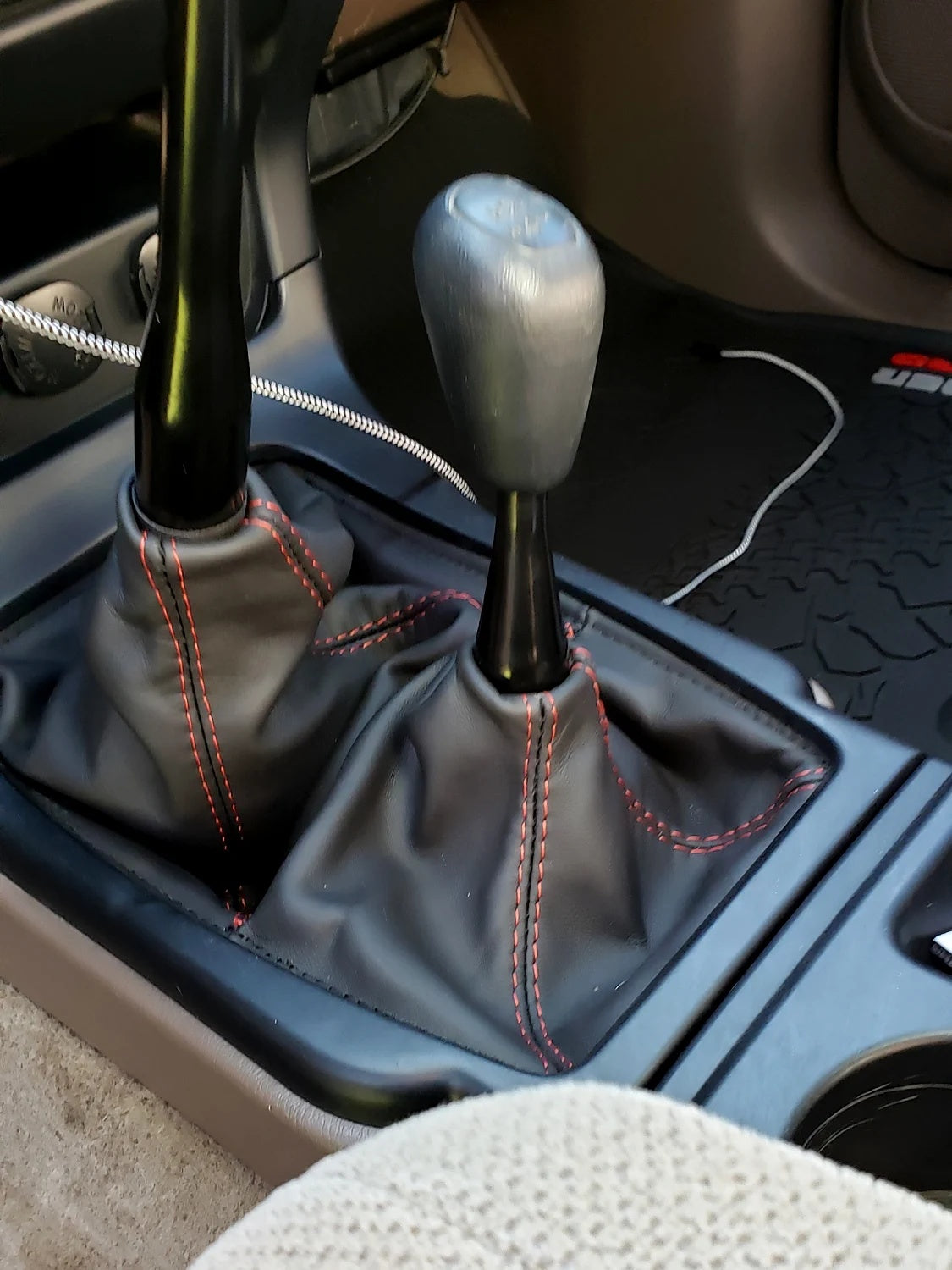1995-02 Toyota 4runner shift boot - 4WD