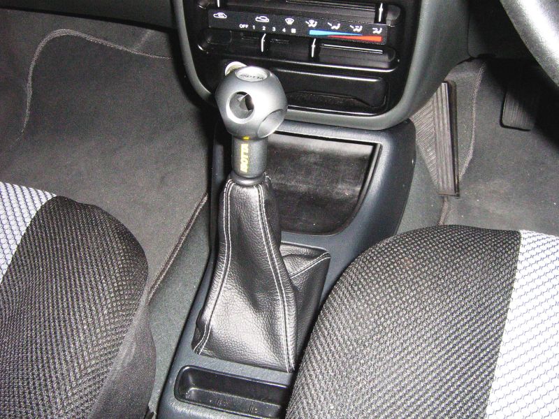 1991-95 Hyundai Scoupe shift boot