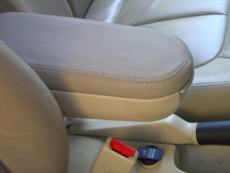 1999-10 Volkswagen New Beetle armrest cover