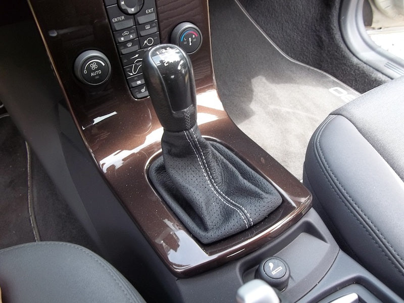 2004-12 Volvo S40 shift boot