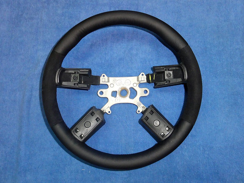 2005-10 Chrysler 300 steering wheel cover