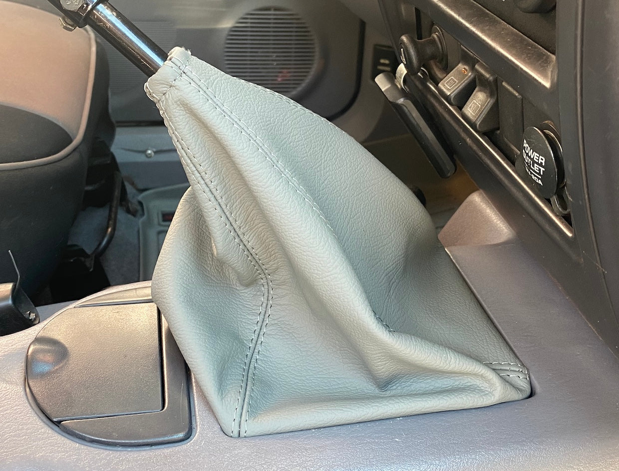 1997-01 Jeep Cherokee shift boot