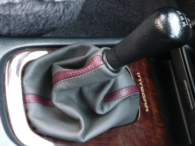 1994-01 Acura Integra shift boot