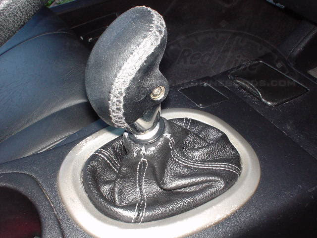 2000-05 Mitsubishi Eclipse shift boot