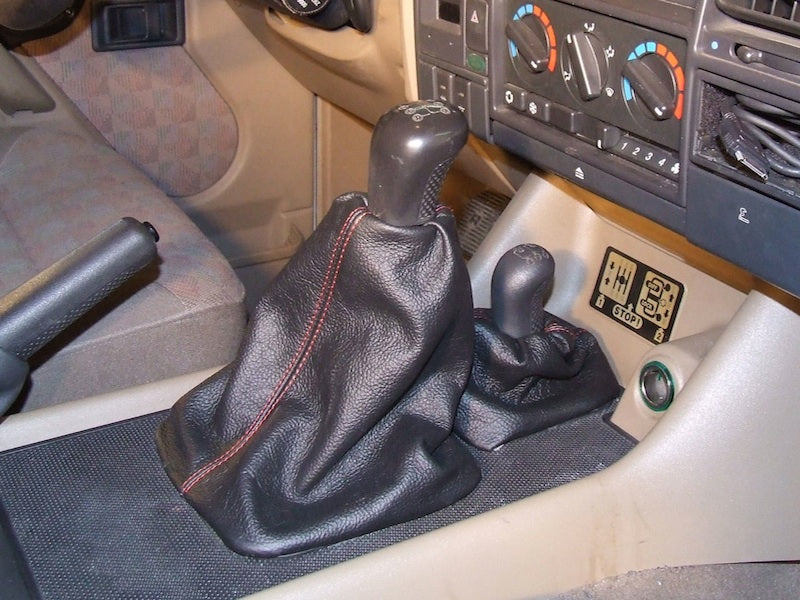 1994-99 Land Rover Discovery shift boot