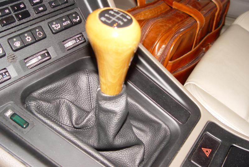 1989-99 BMW 8-series shift boot