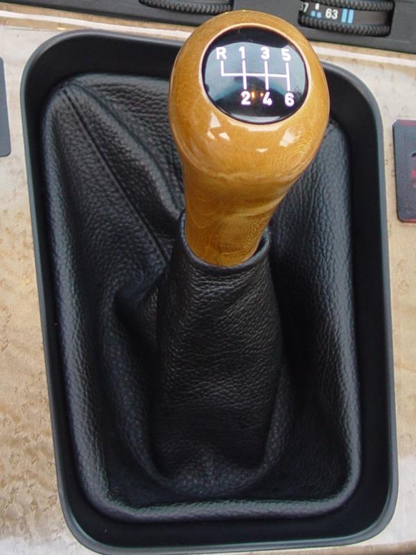 1989-99 BMW 8-series shift boot