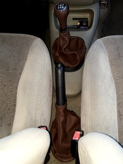 1996-02 Mazda 121 shift boot