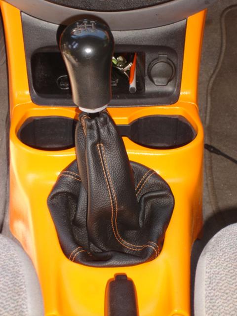 1998-02 Ford Escort shift boot