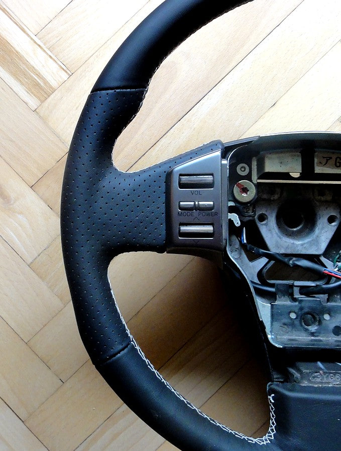 2003-07 Infiniti G35 (V35) steering wheel cover