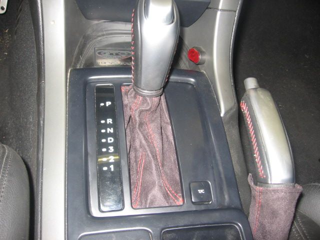 2004-06 Pontiac GTO shift boot - automatic