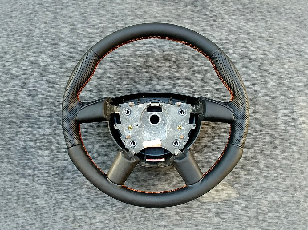 2004-06 Pontiac GTO steering wheel cover - HSV