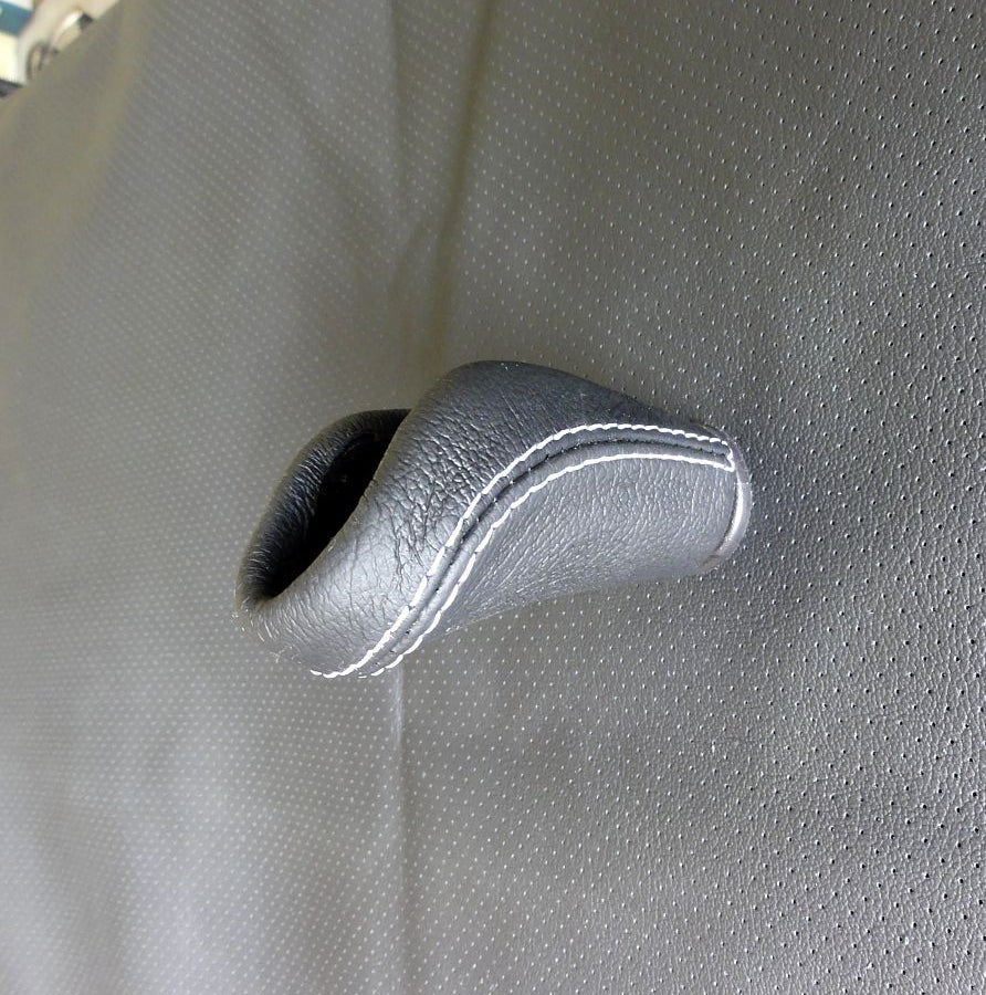 2004-06 Pontiac GTO shift knob cover - automatic