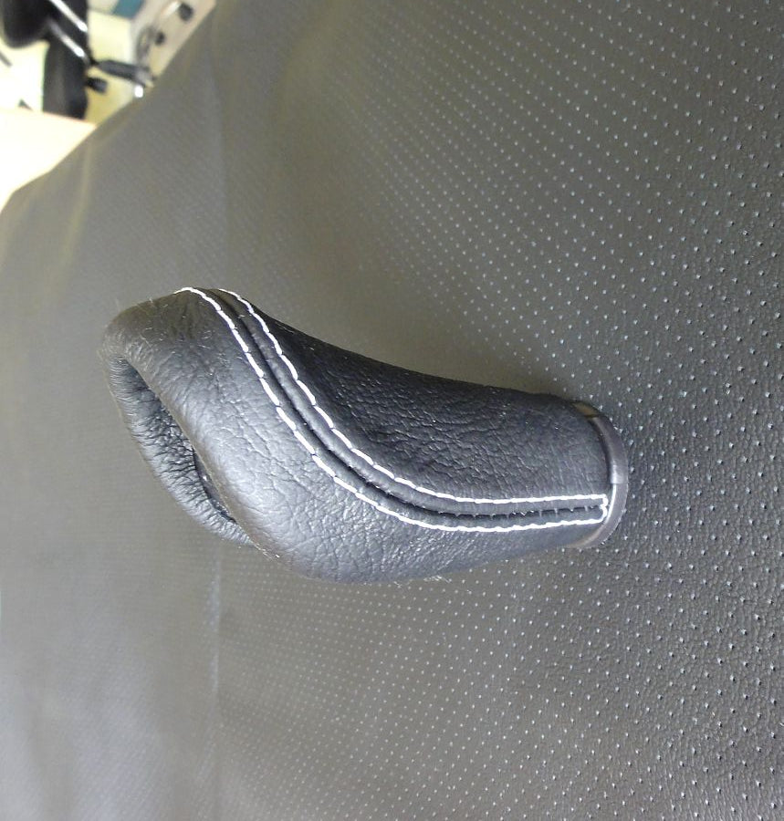 2004-06 Pontiac GTO shift knob cover - automatic
