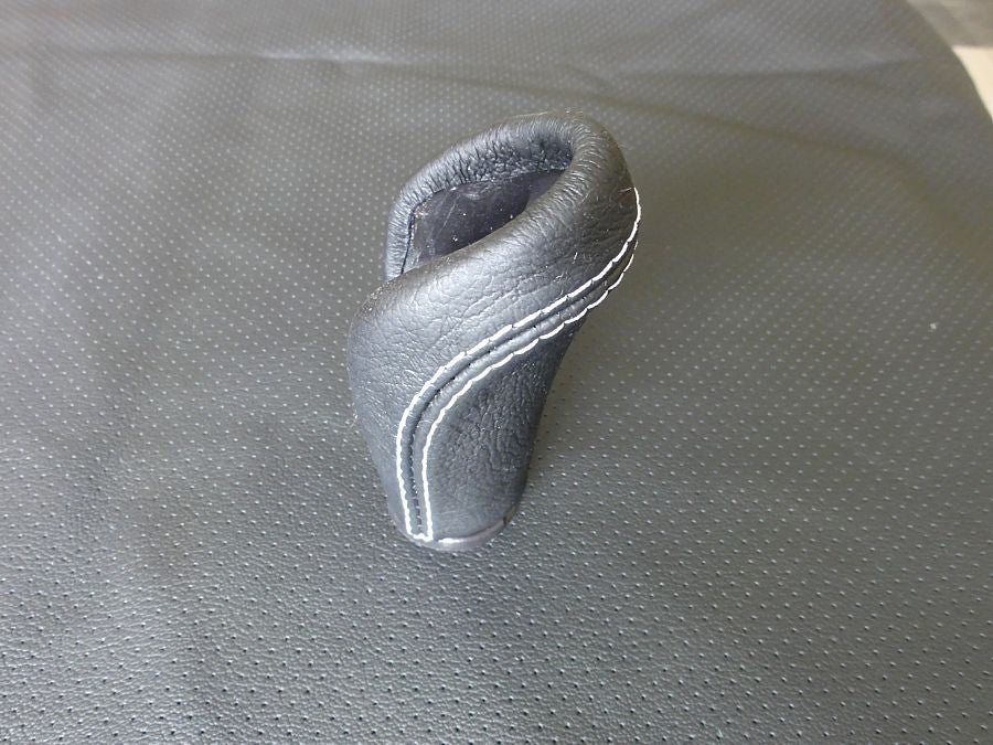 2004-06 Pontiac GTO shift knob cover - automatic