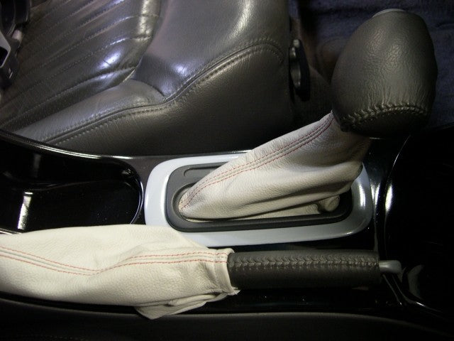 1999-04 Pontiac GrandAm shift boot - automatic