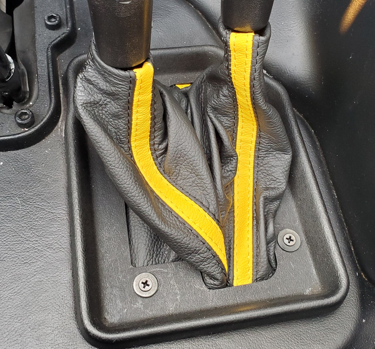 1992-06 Hummer H1 shift boot - dual