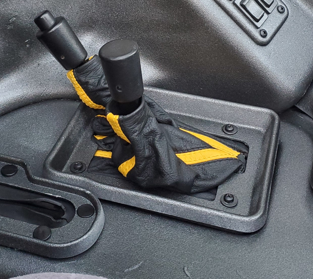 1992-06 Hummer H1 shift boot - dual