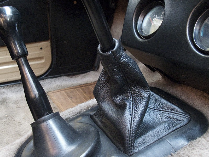 1981-83 Toyota Pickup shift boot - 4WD