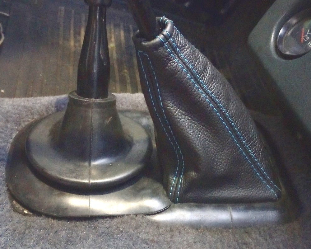 1981-83 Toyota Hilux shift boot - 4WD