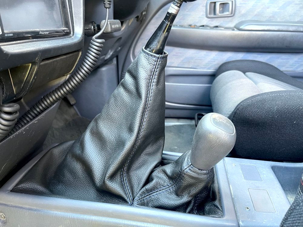 1997-05 Toyota Hilux dual shift boot - includes transfer case