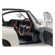 jaguar-lightweight-e-type-roadster-rhd-right-hand-drive-white-1-18-model-car-by-autoart
