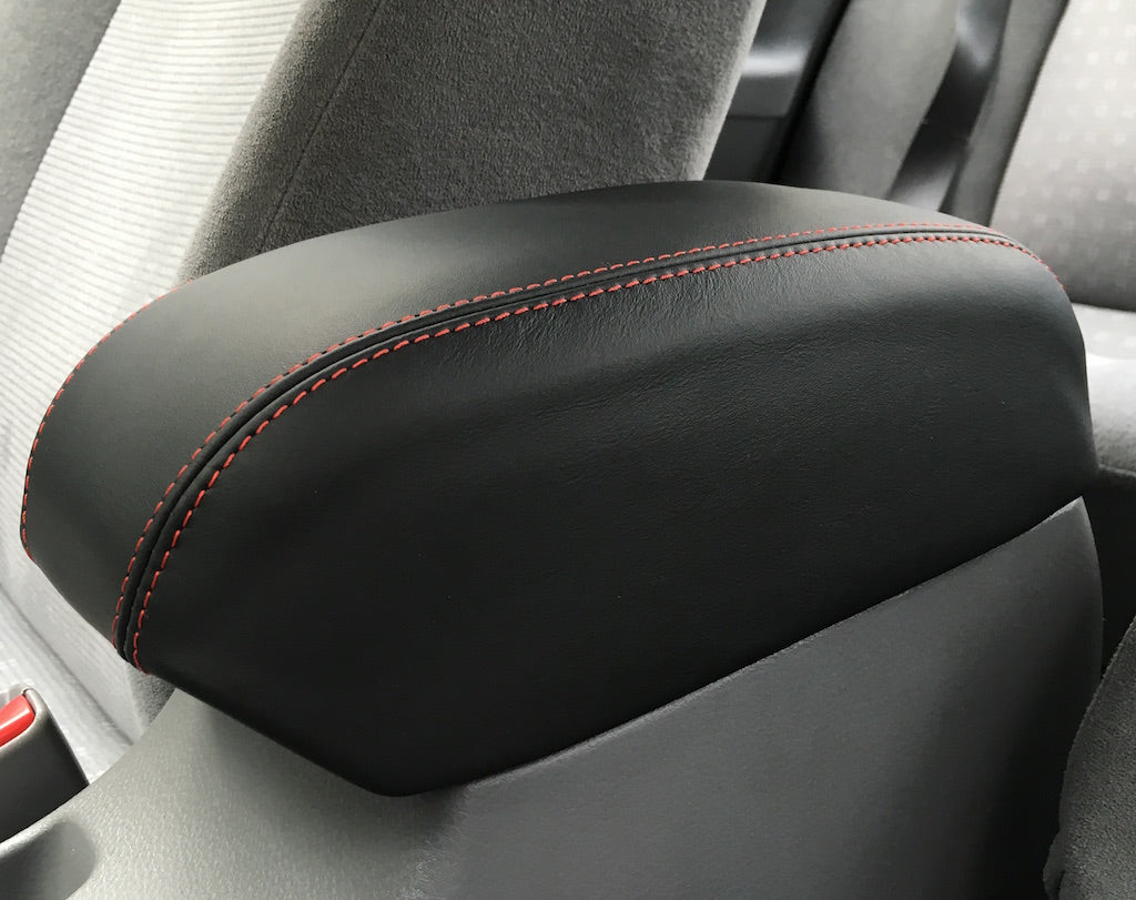 2000-07 Mitsubishi Lancer armrest cover