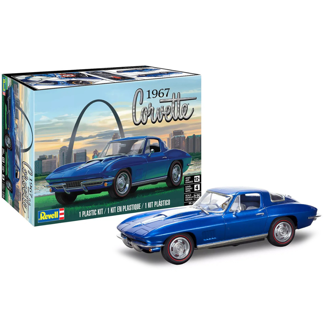 Level 4 Model Kit 1967 Chevrolet Corvette Sport Coupe 1/25 Scale Model