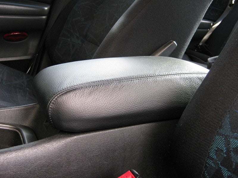 2000-04 Mitsubishi MagnaVRX armrest cover