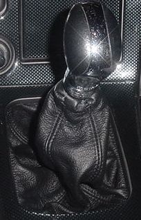 2000-01 Nissan Maxima shift boot