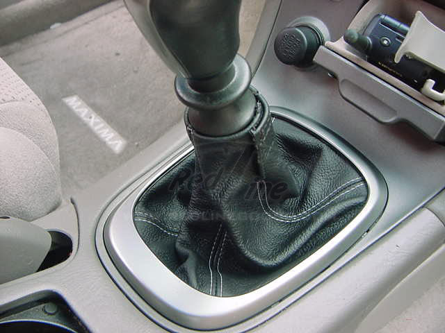 2002-03 Infiniti I35 shift boot