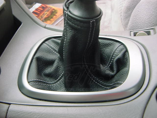 2002-03 Infiniti I30 shift boot