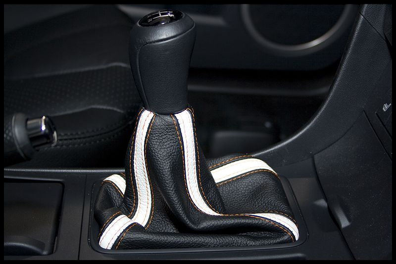 2004-09 Mazda 3 shift boot