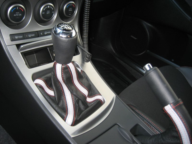 2004-09 Mazda 3 shift boot