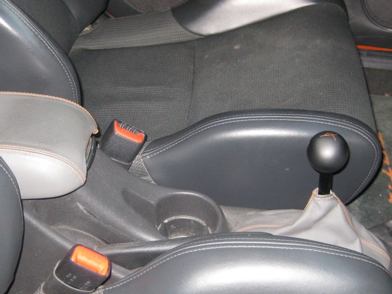 2000-05 Dodge Neon armrest cover