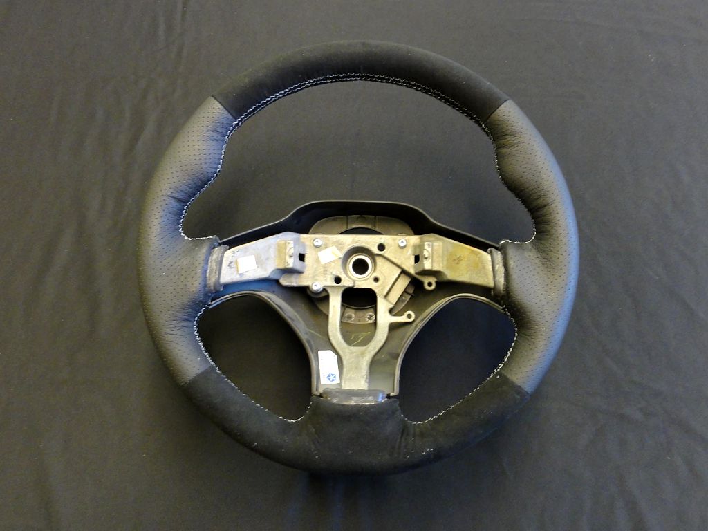 2000-05 Dodge Neon steering wheel cover